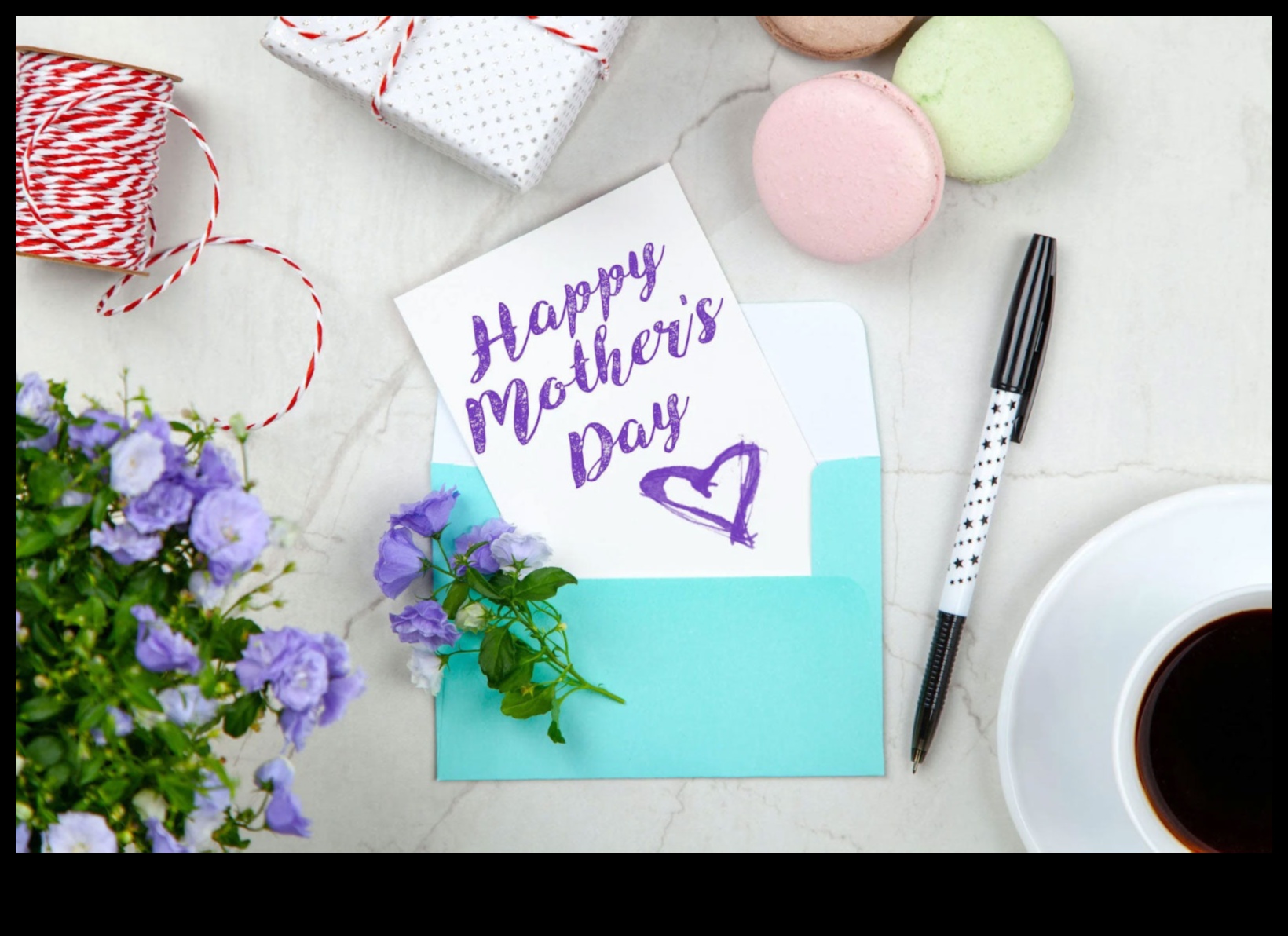 Blooms and Beyond: Ιδέες για δώρα για να φωτίσετε τη μέρα της μαμάς