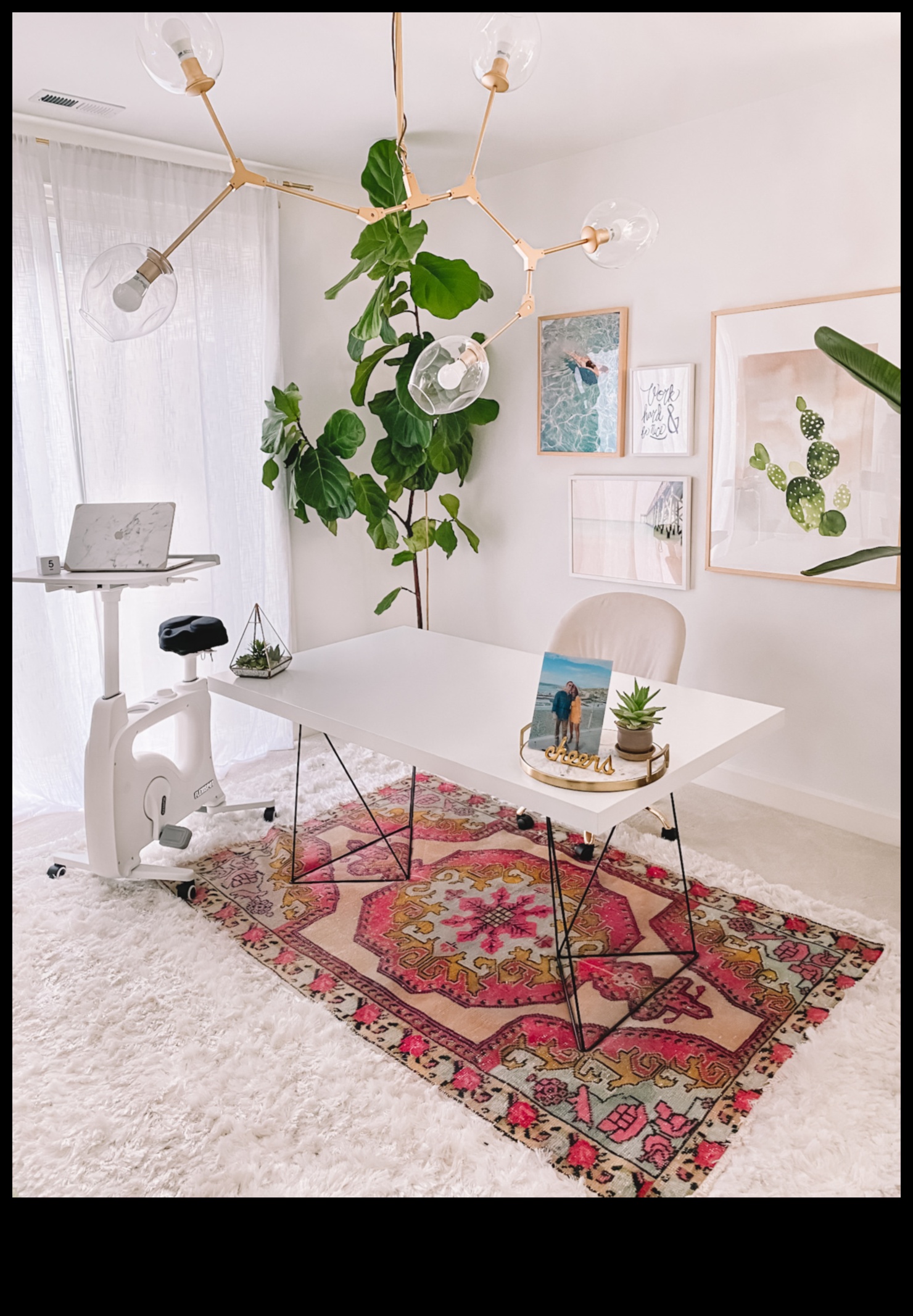 Μπορείτε να προτείνετε ιδέες διακόσμησης γραφείου Boho για ένα γραφείο στο σπίτι με εκλεκτικές πινελιές;