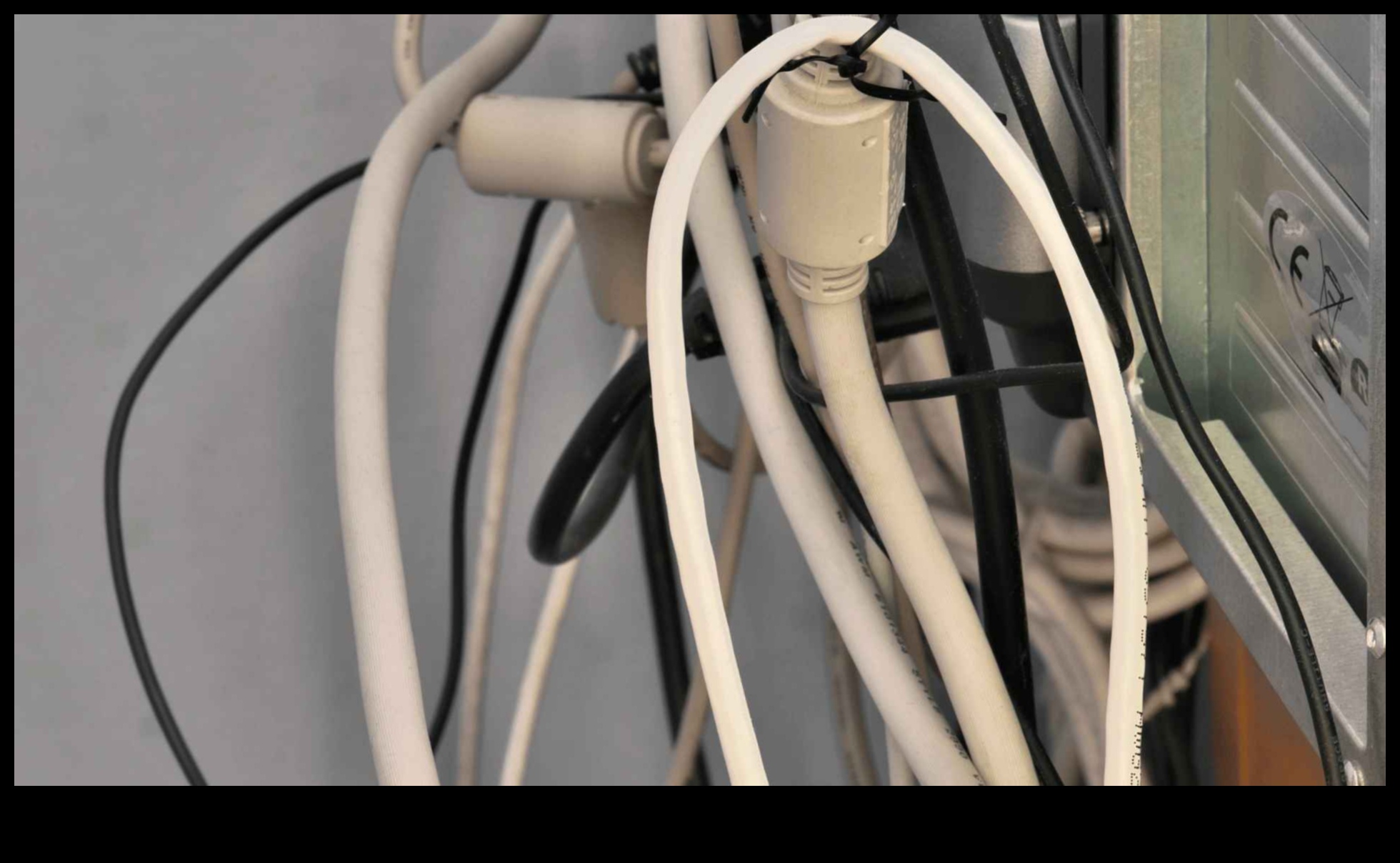 Wire Management Wizards: Λύσεις για την οργάνωση οικιακών ηλεκτρονικών