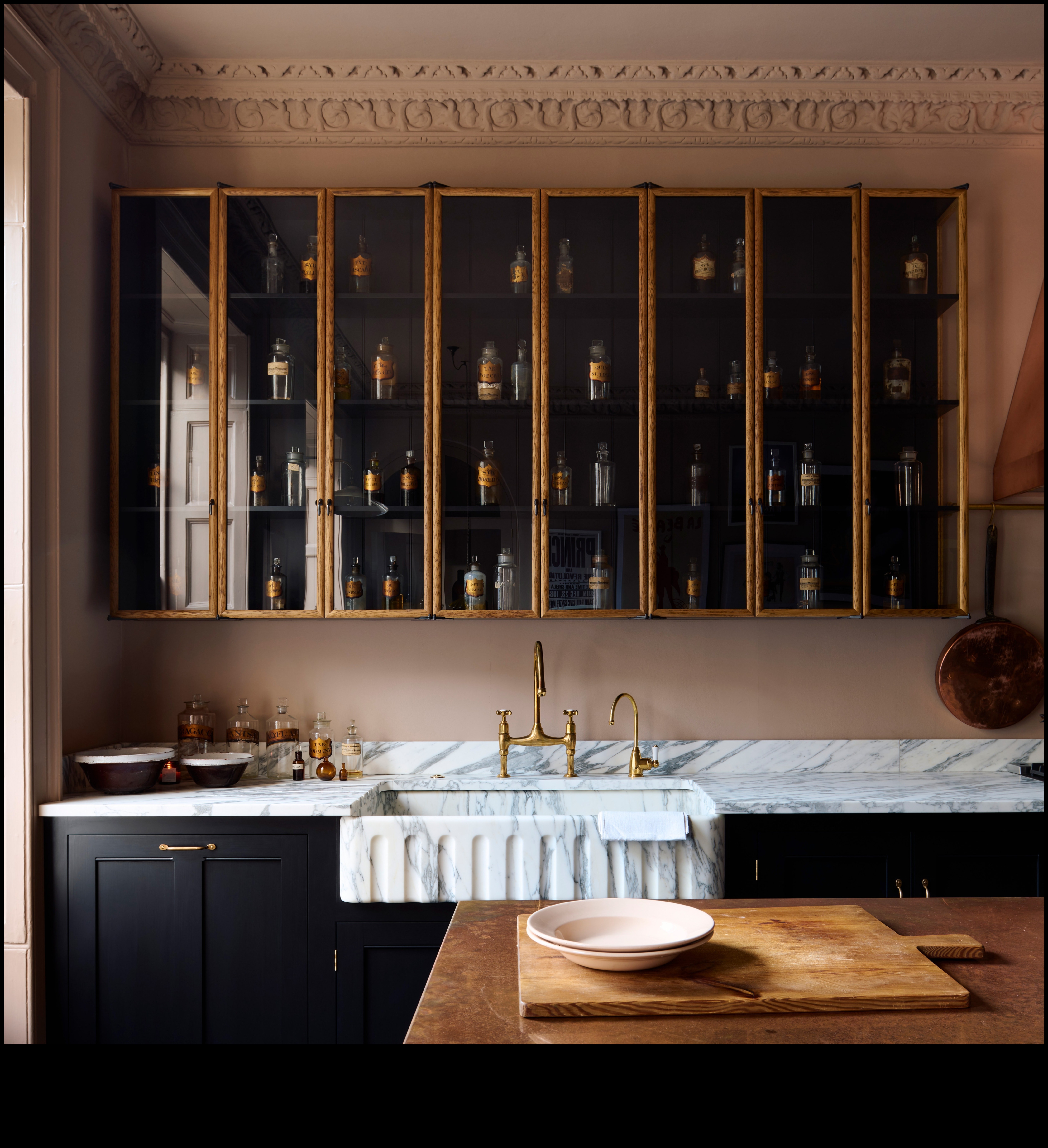 Πώς μπορώ να χρησιμοποιήσω το μάρμαρο σε πάγκους κουζίνας για μια πολυτελή εμφάνιση;