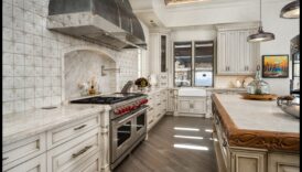 Ποιοι είναι οι καλύτεροι τρόποι για να χρησιμοποιήσετε το Marble in Kitchen Design για μια πολυτελή αίσθηση;