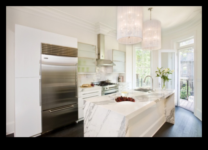 Πώς μπορώ να χρησιμοποιήσω το μάρμαρο σε πάγκους κουζίνας για μια πολυτελή εμφάνιση;